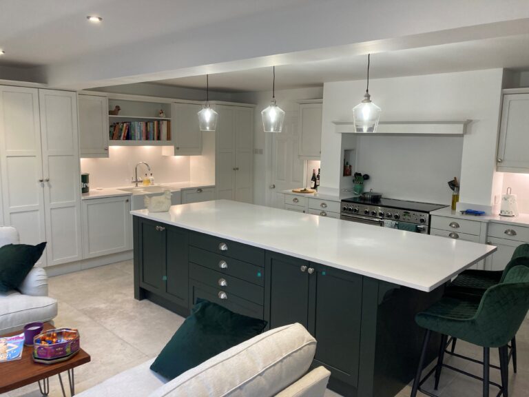 Photo Hawkins 768x576