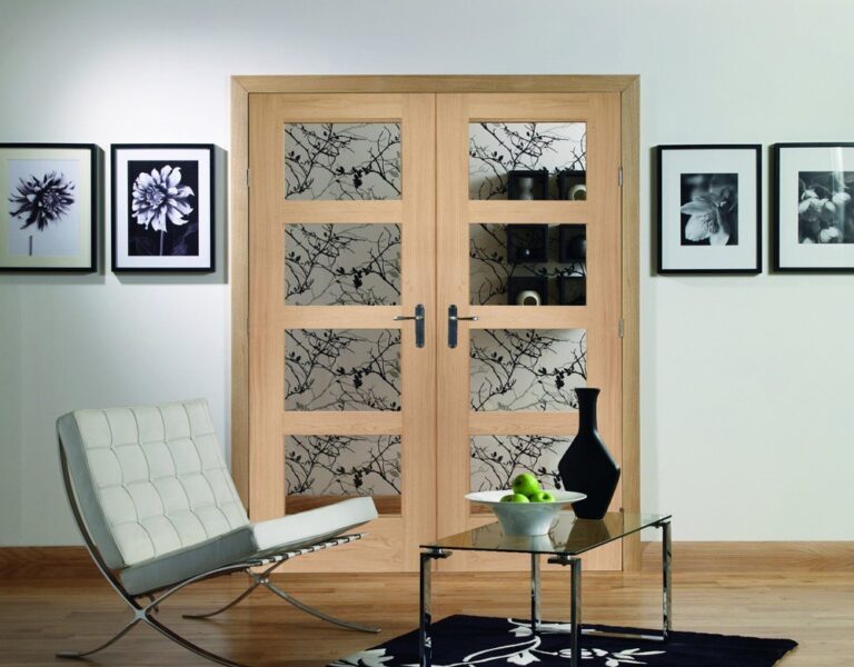 Shaker oak double doors 768x600