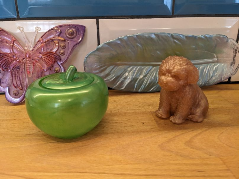 dog butterfly apple feather tray 768x576
